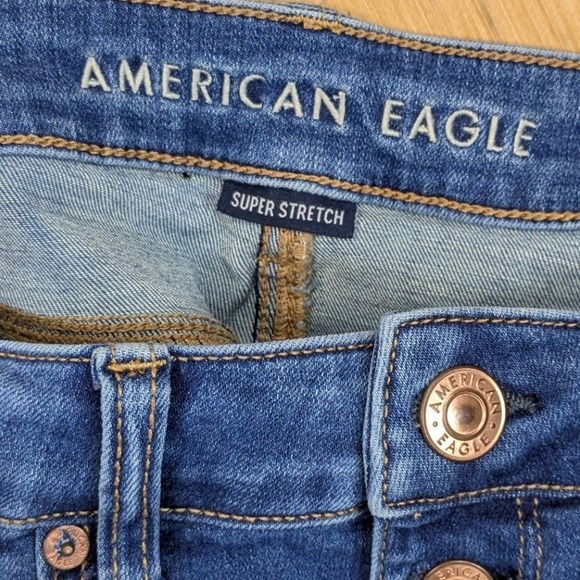 American Eagle Super Stretch High Rise Button Fly Distressed Denim Shorts Blue 6 - Picture 2 of 9